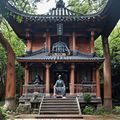 琉璃神社官网技术总监苏墨的工作照，负责平台架构与资源管理系统的开发维护